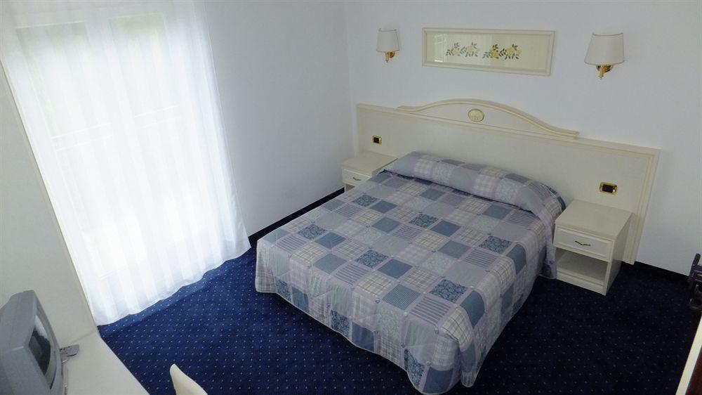 Hotel Rosalpina Riva del Garda Exterior photo