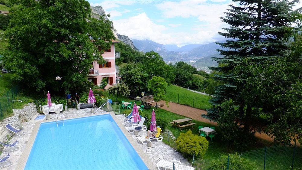 Hotel Rosalpina Riva del Garda Exterior photo
