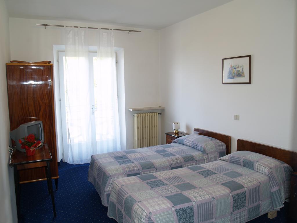 Hotel Rosalpina Riva del Garda Exterior photo