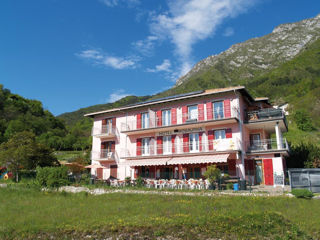 Hotel Rosalpina Riva del Garda Exterior photo