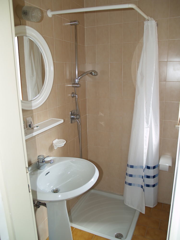 Hotel Rosalpina Riva del Garda Exterior photo